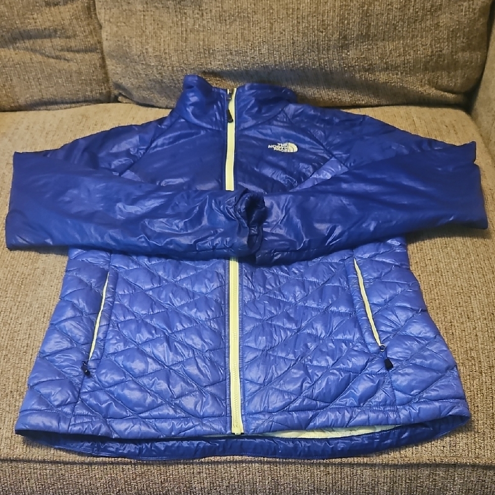 The North Face Blue/Green Thermoball Puffer Women Jacket Size M